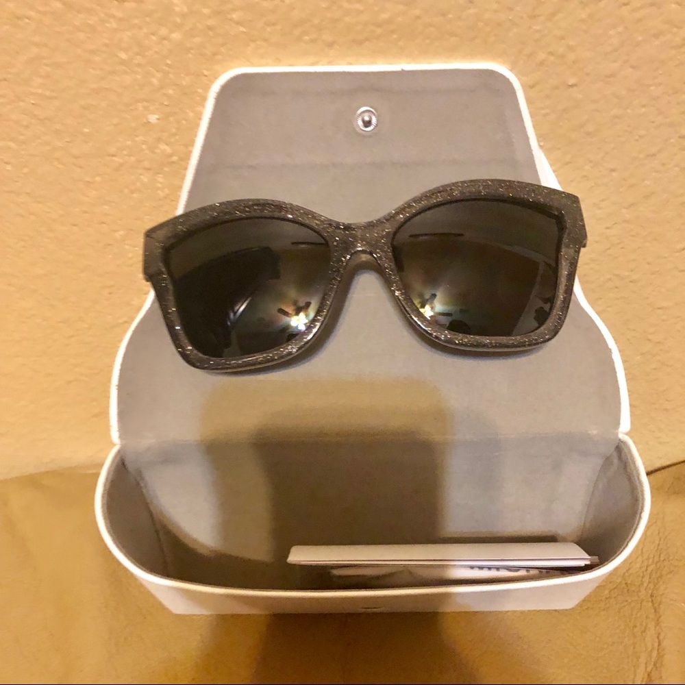 MICHAEL KORS SUNGLASSES - Picture 3 of 8